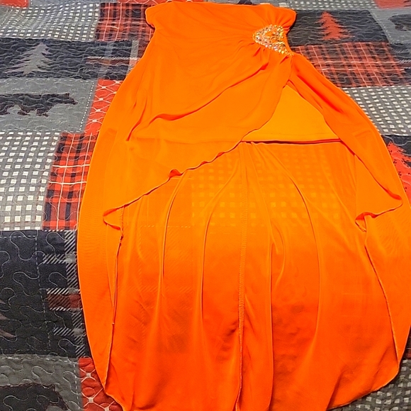 Dress - Picture 2 of 3